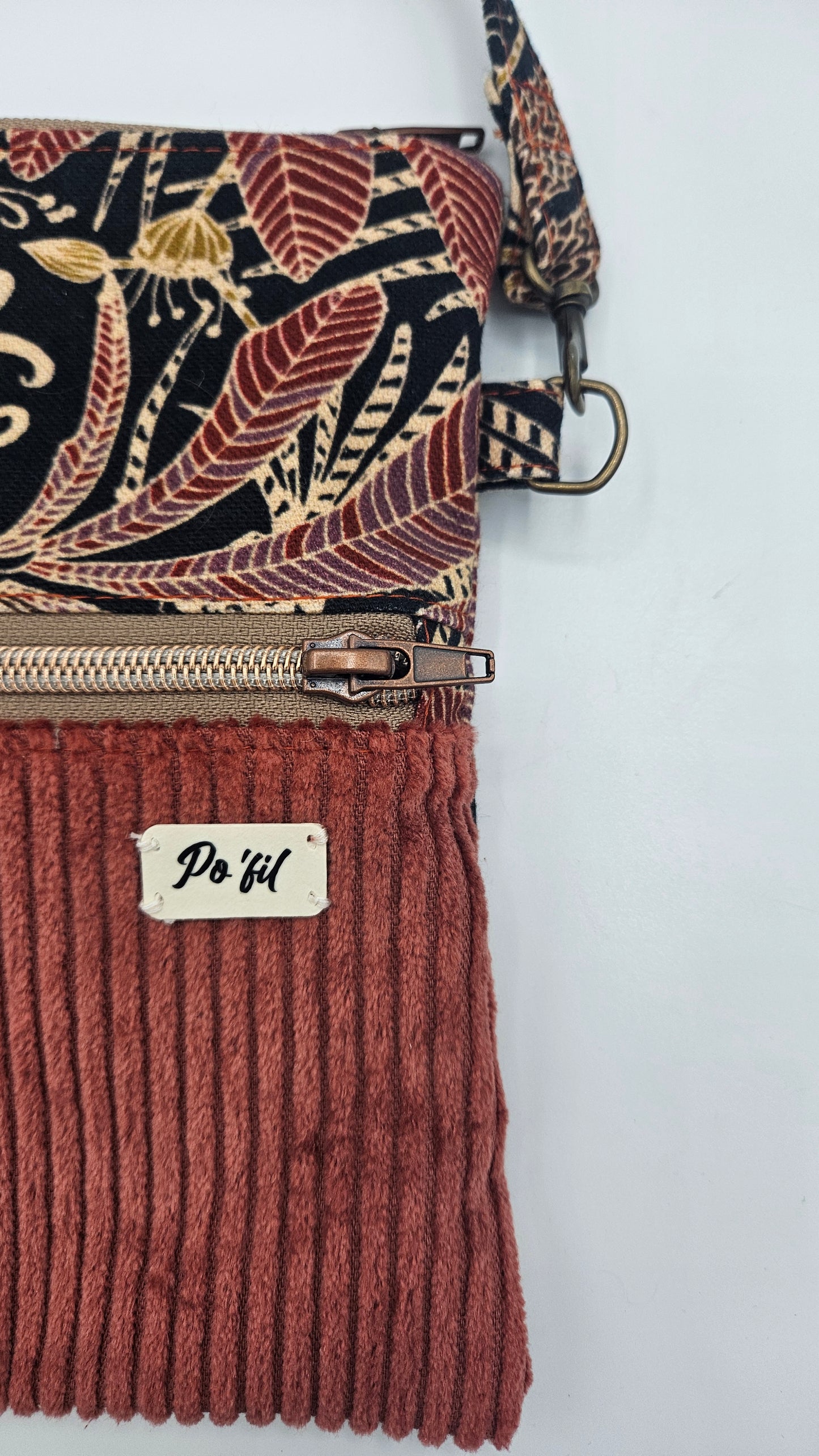 Pochette bandoulière pour téléphone - textile velours bi-matière - artisanat haute-loire