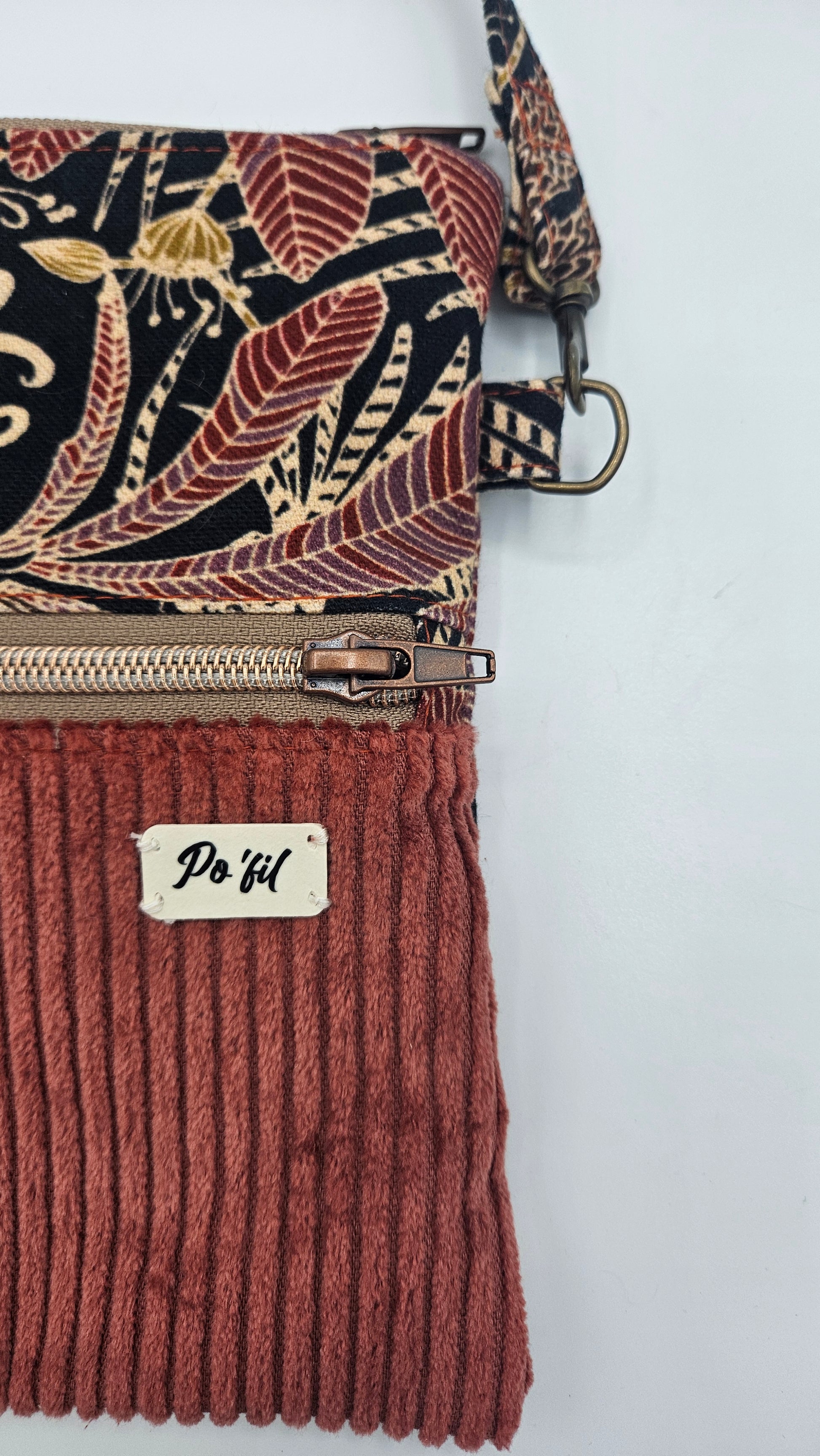 Pochette bandoulière pour téléphone - textile velours bi-matière - artisanat haute-loire