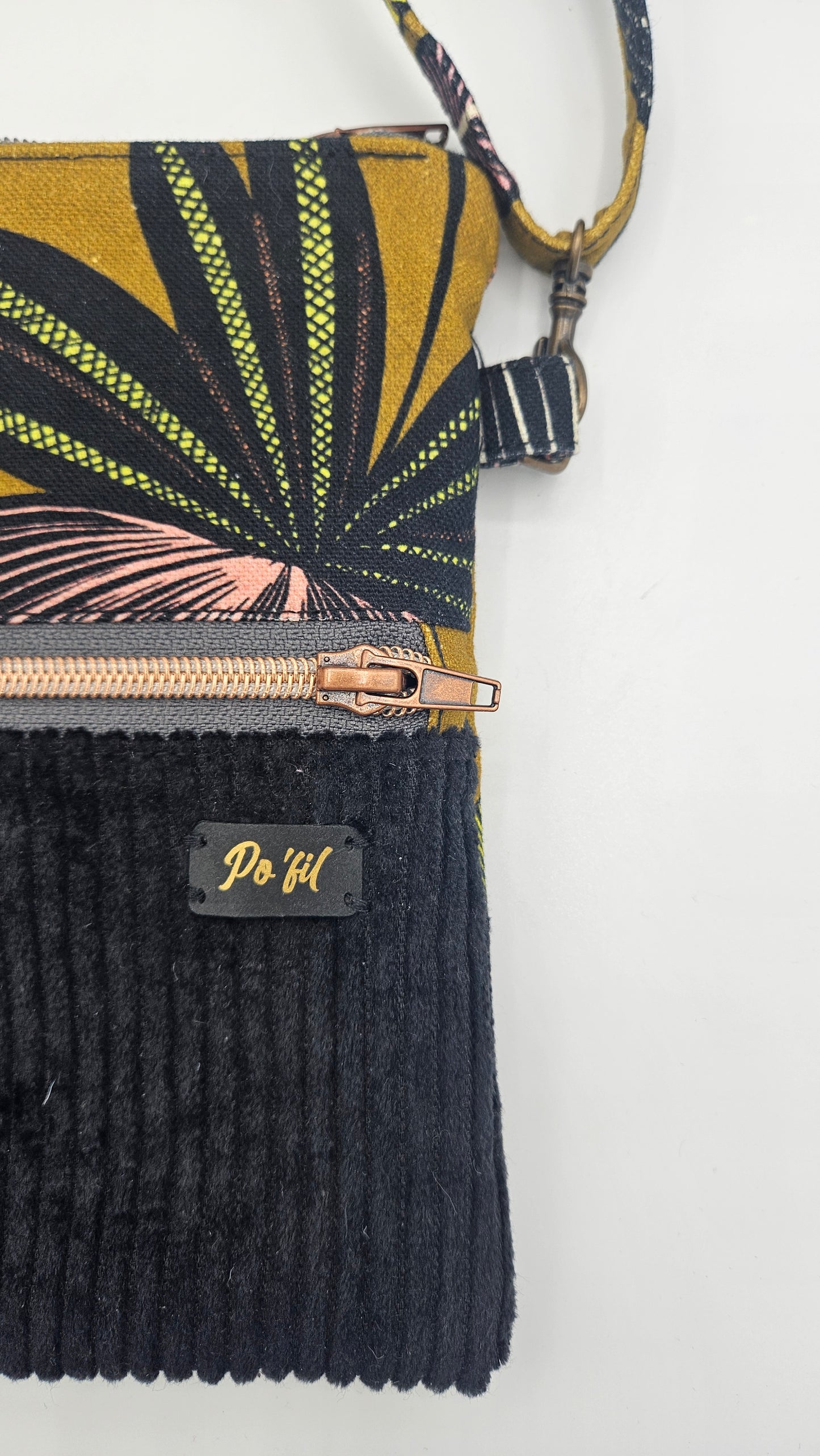 Pochette bandoulière pour téléphone - textile velours bi-matière - artisanat haute-loire
