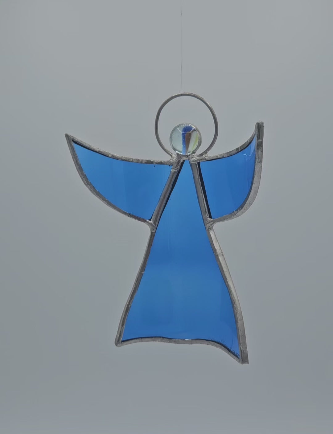 Ange de Noël - suspension originale et artisanale - fabriquée à partir de verre recyclé. 