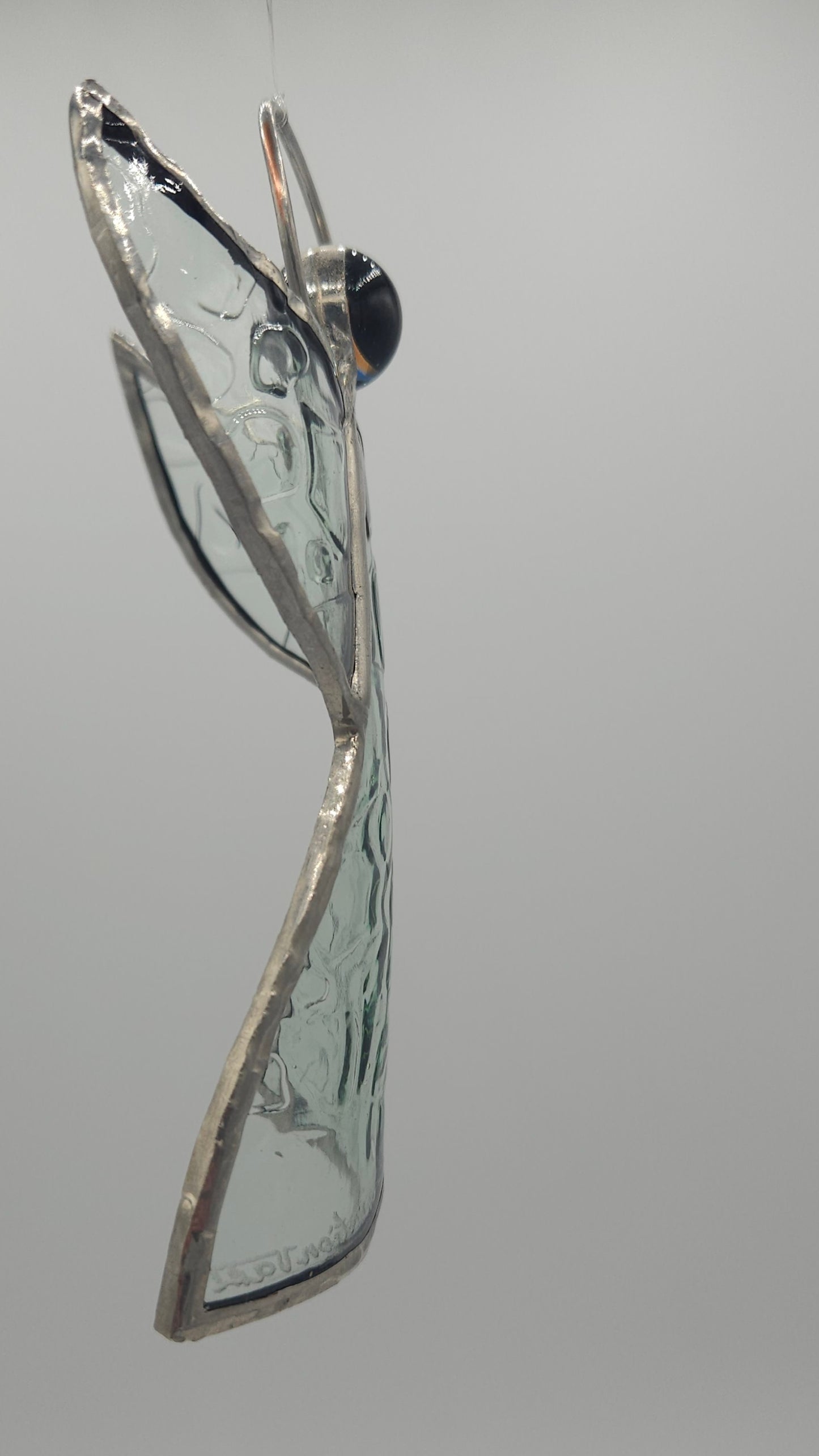 Ange de Noël - suspension originale et artisanale - fabriquée à partir de verre recyclé. 