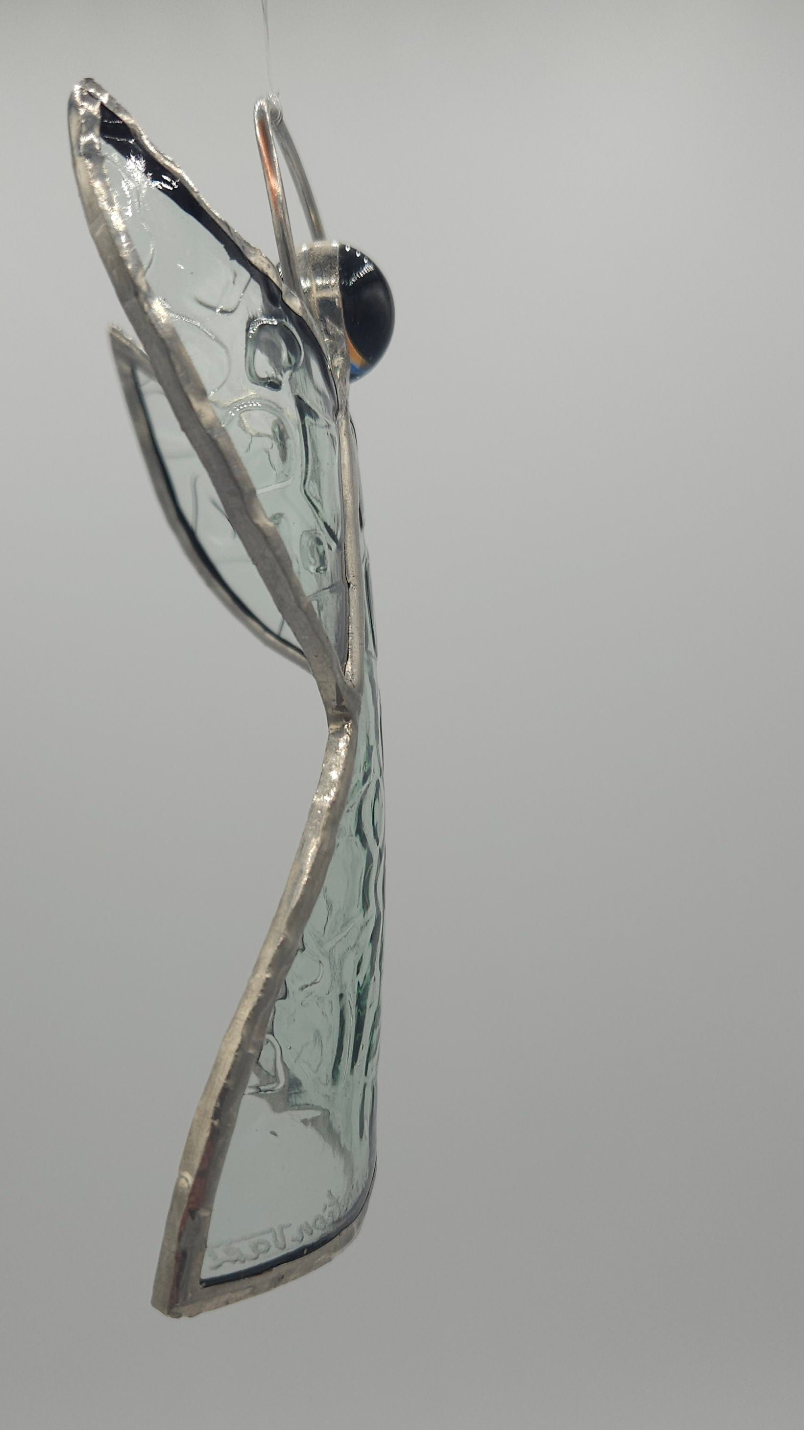 Ange de Noël - suspension originale et artisanale - fabriquée à partir de verre recyclé. 